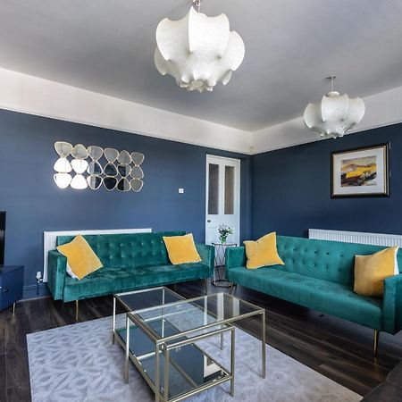Boutique Family Apartment In Celebrity Village. Barnt Green Εξωτερικό φωτογραφία