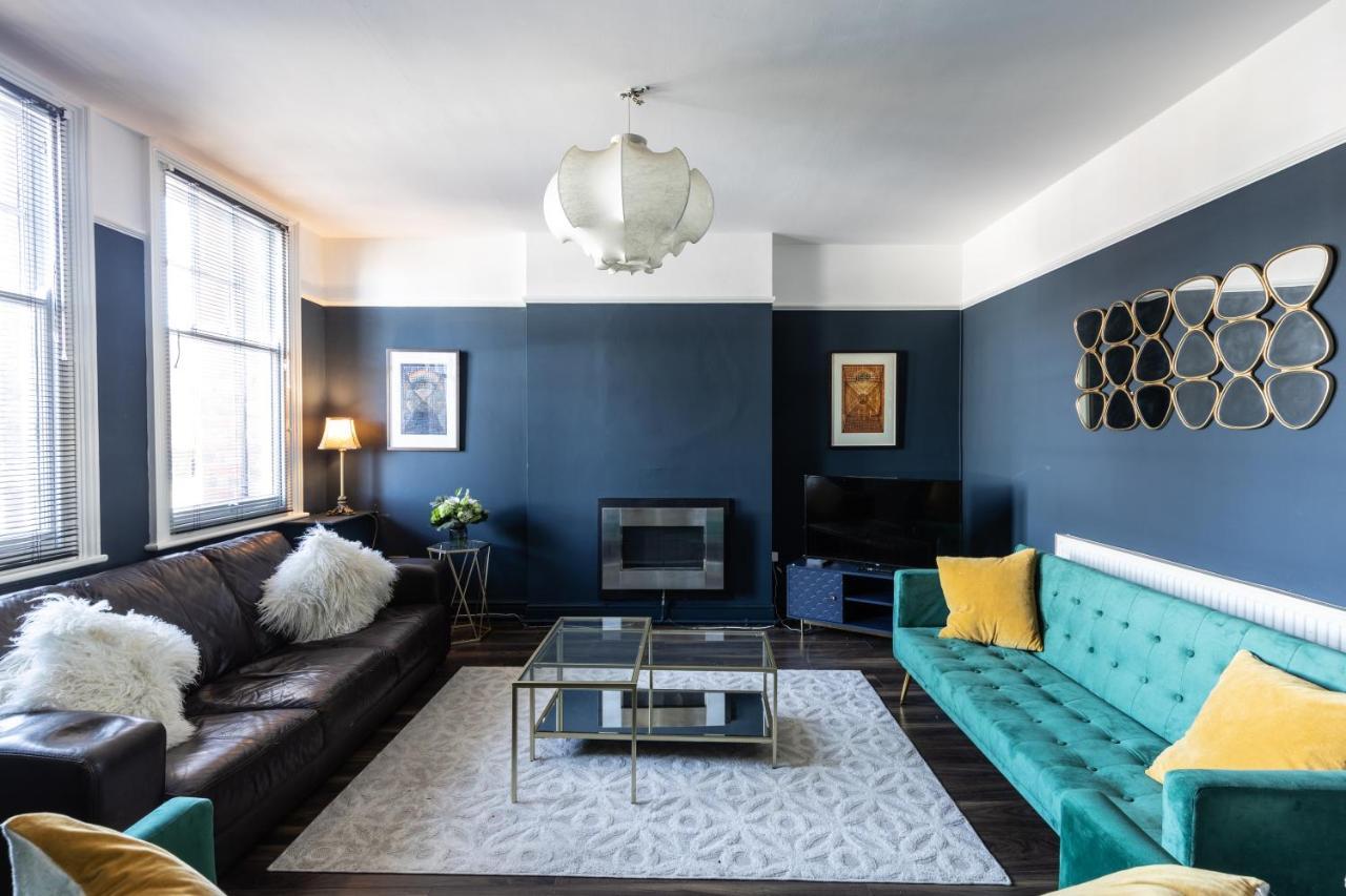 Boutique Family Apartment In Celebrity Village. Barnt Green Εξωτερικό φωτογραφία