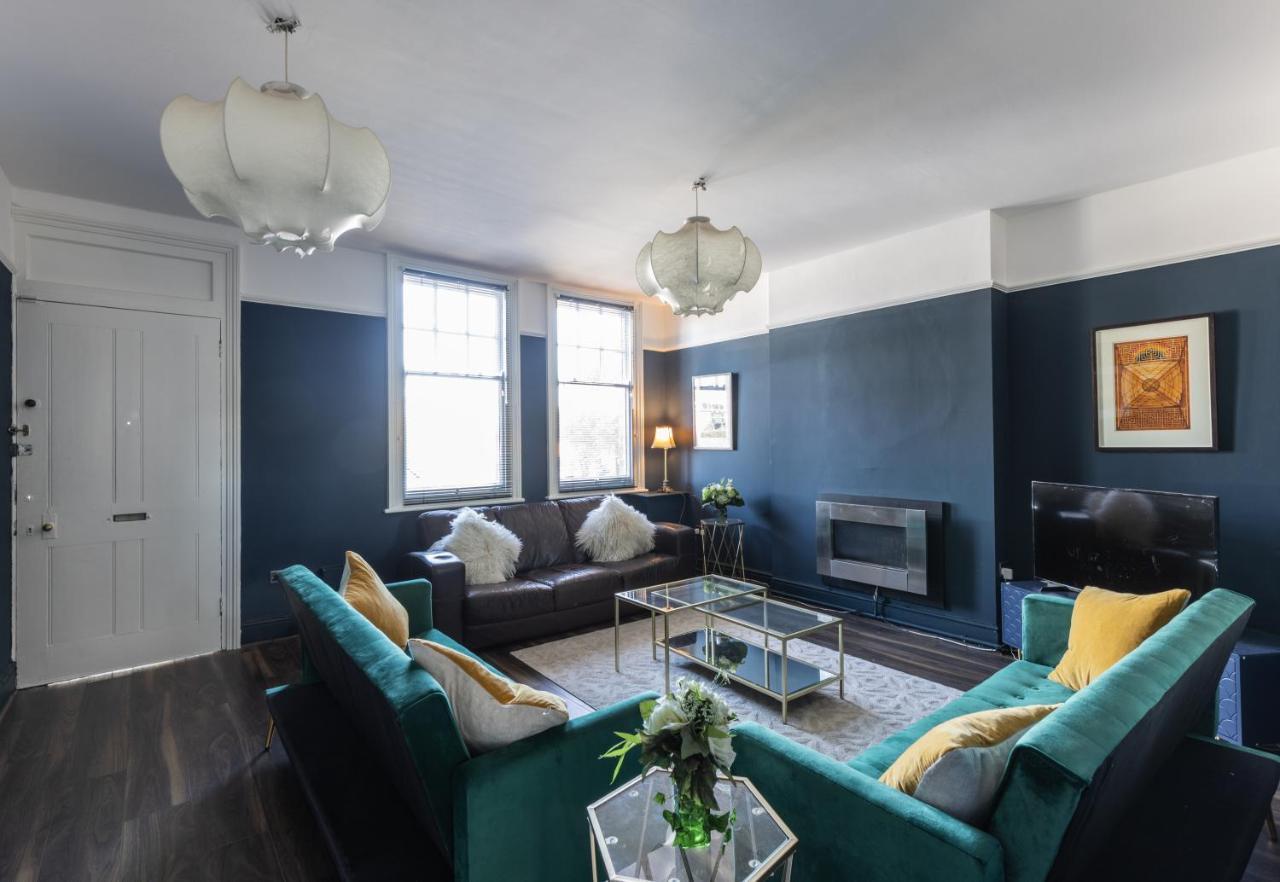 Boutique Family Apartment In Celebrity Village. Barnt Green Εξωτερικό φωτογραφία