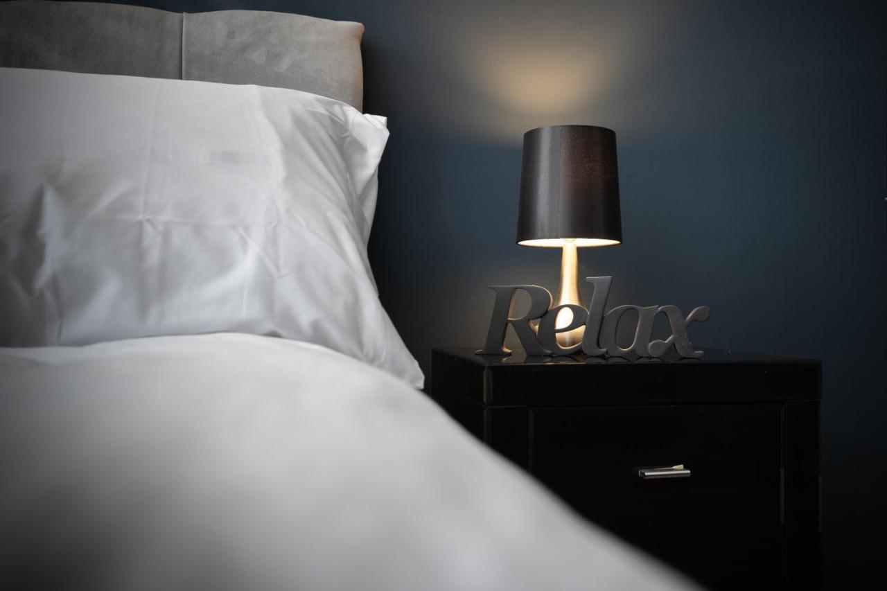 Boutique Family Apartment In Celebrity Village. Barnt Green Εξωτερικό φωτογραφία